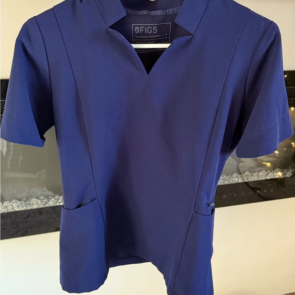 Figs Women's Navy Inala - Slim Scrub Top
S - Navy
